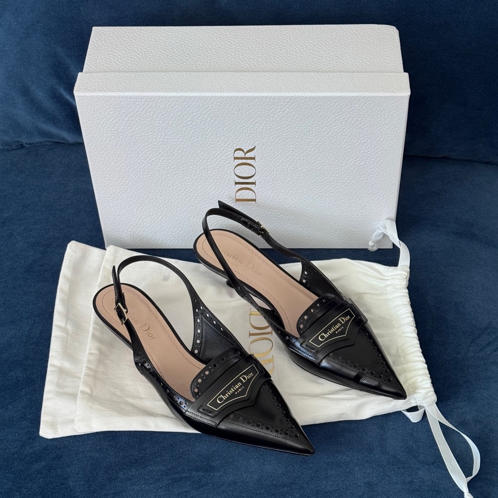 Dior Boy Leather Slingback
Pump Size 37 - Picture 1 of 9